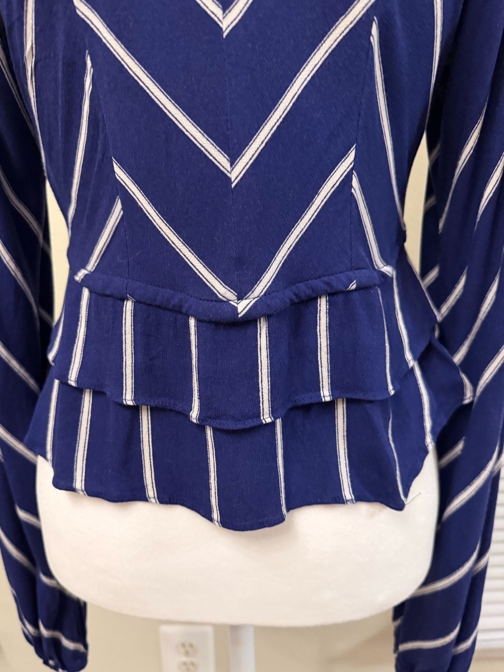~Free People Navy & White Chevron Tie-Front Peplum Blouse - Picture 13 of 14